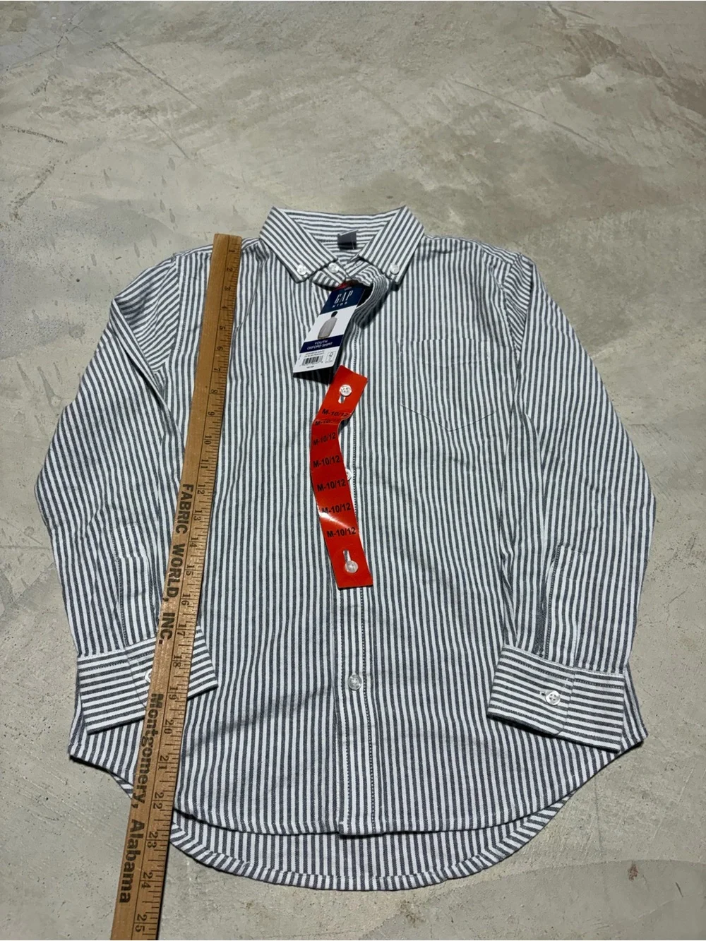 Gap kids NWT Blue and White Striped Button-Down Oxford Shirt medium 10/12